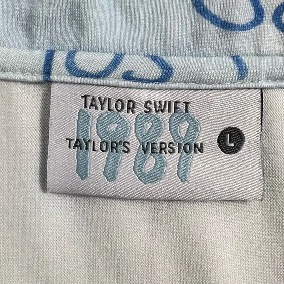 Taylor Swift 1989 Taylor’s Version Wildest Dreams Pajama Set - Picture 4 of 16